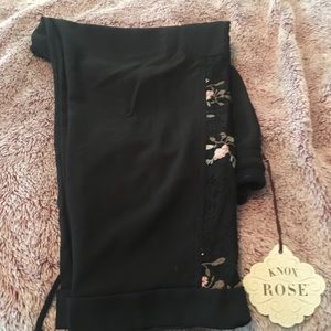 Knox Rose xxl black pant with rose detail